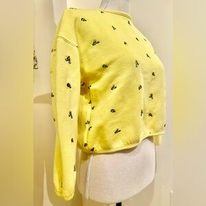 Vintage Bumblebee!!! 🐝 Can-Do Fashions Yellow Bee Embroidered Sweatshirt -Small